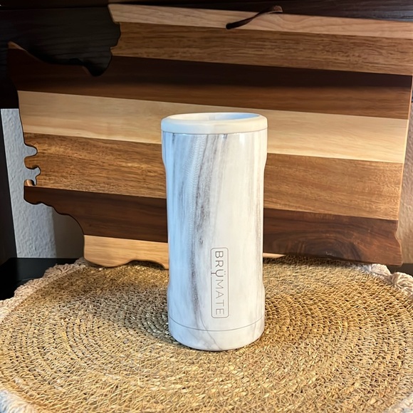 Brumate Other - Hopsulator Slim
Carrara | 12oz Slim Cans